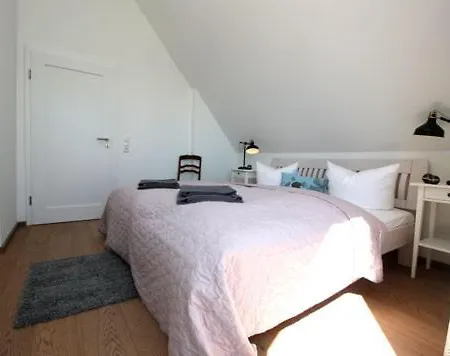 Ferienhaeuser Ferienhaus, Uns Boddenhuesing Semesterbostad Born